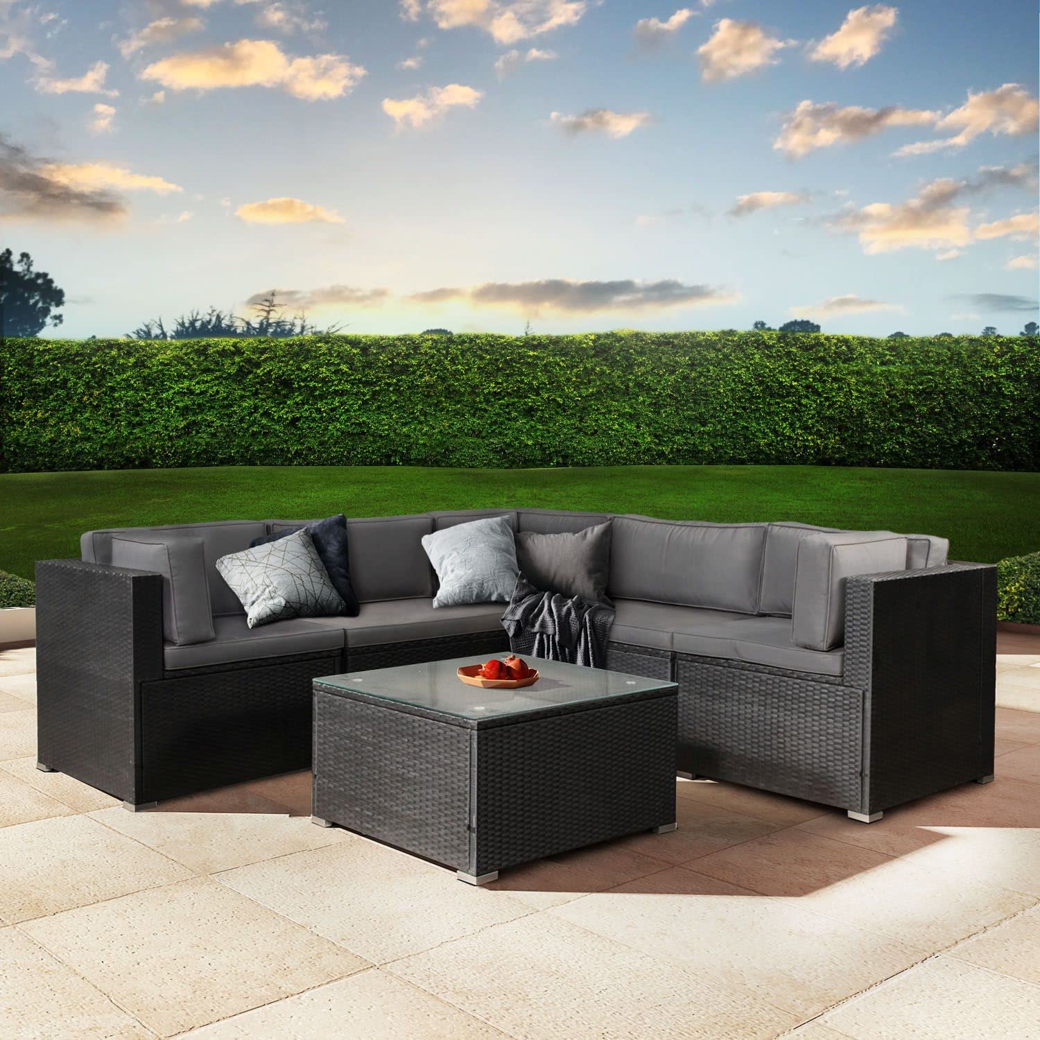 Ensemble de Meubles de Jardin Nassau en polyrotin résistant aux intempéries - Salon Lounge avec canapé d'angle, Table & Coussins - Salon de Jardin pour 5 Personnes - Gris Beige